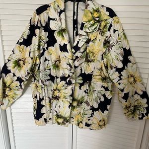 Large flower white and lite yellow flower blazer